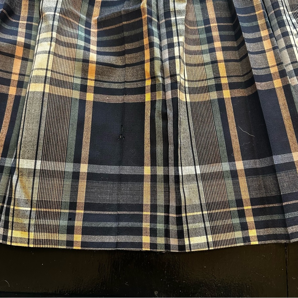 Vintage Pendleton Size 12 Black Brown Plaid Fall Designer 100% Virgin Wool - Picture 3 of 9